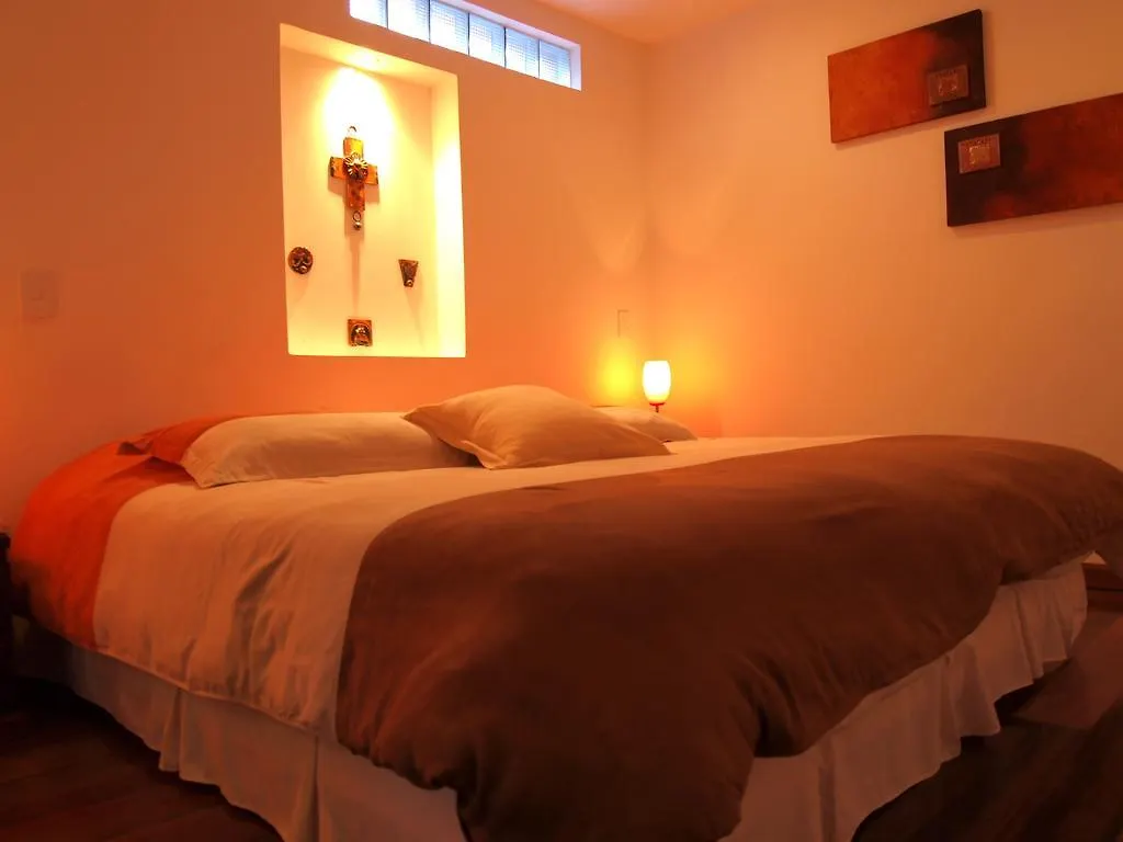 Hotel Fuente De Piedra I キト