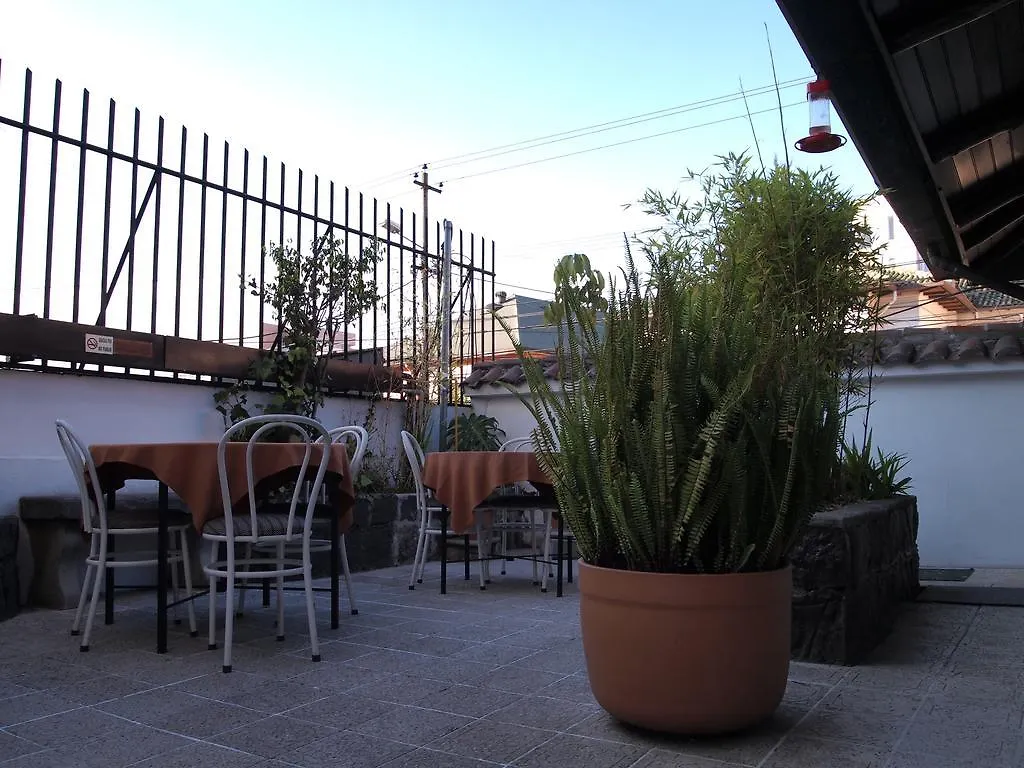 Hotel Fuente De Piedra I キト エクアドル