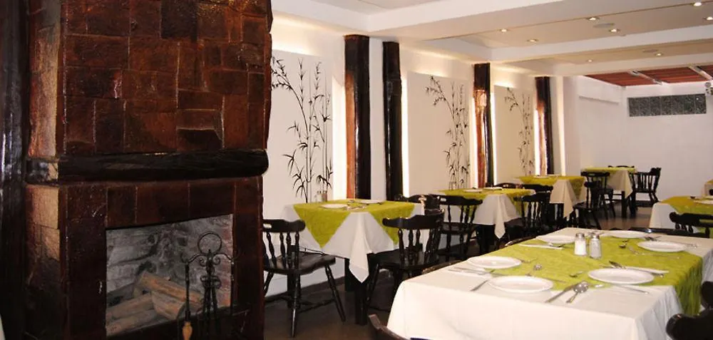 Hotel Fuente De Piedra I キト 3*,