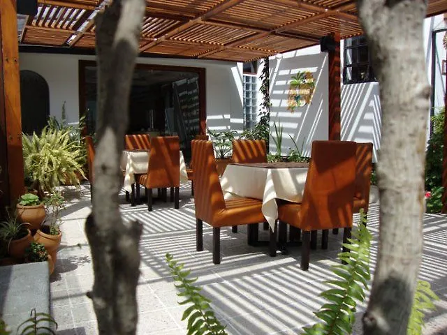 ***  Hotel Fuente De Piedra I キト エクアドル