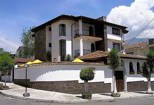 Hotel Fuente De Piedra I キト