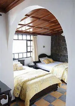Hotel Fuente De Piedra I キト