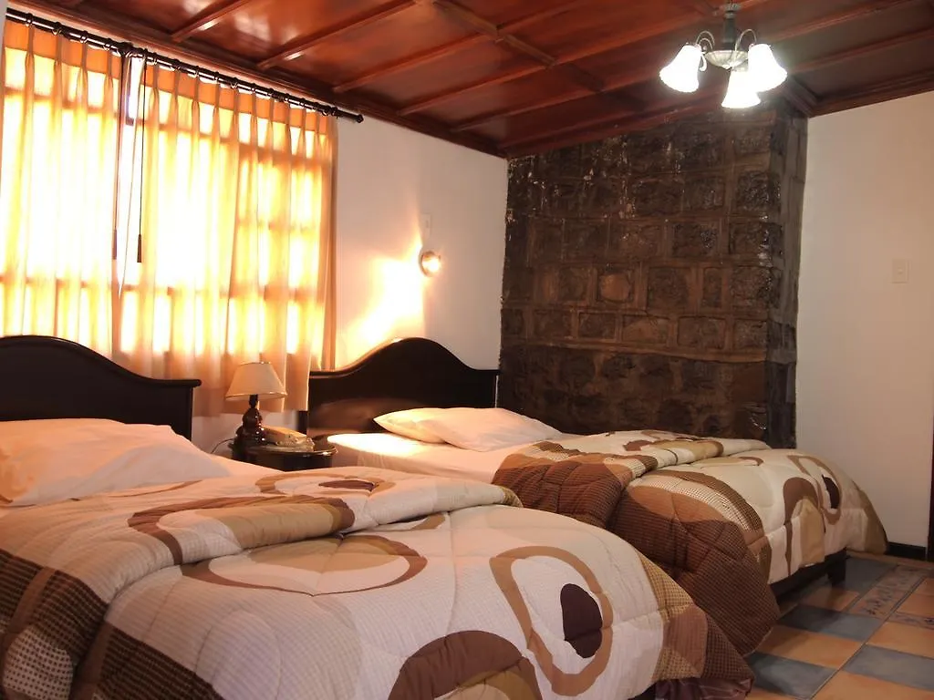 ***  Hotel Fuente De Piedra I Quito Ecuador