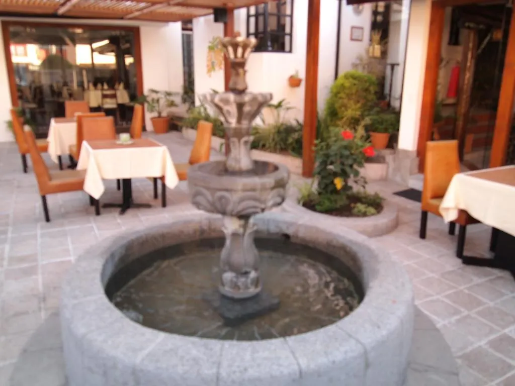 ***  Hotel Fuente De Piedra I Quito Ecuador