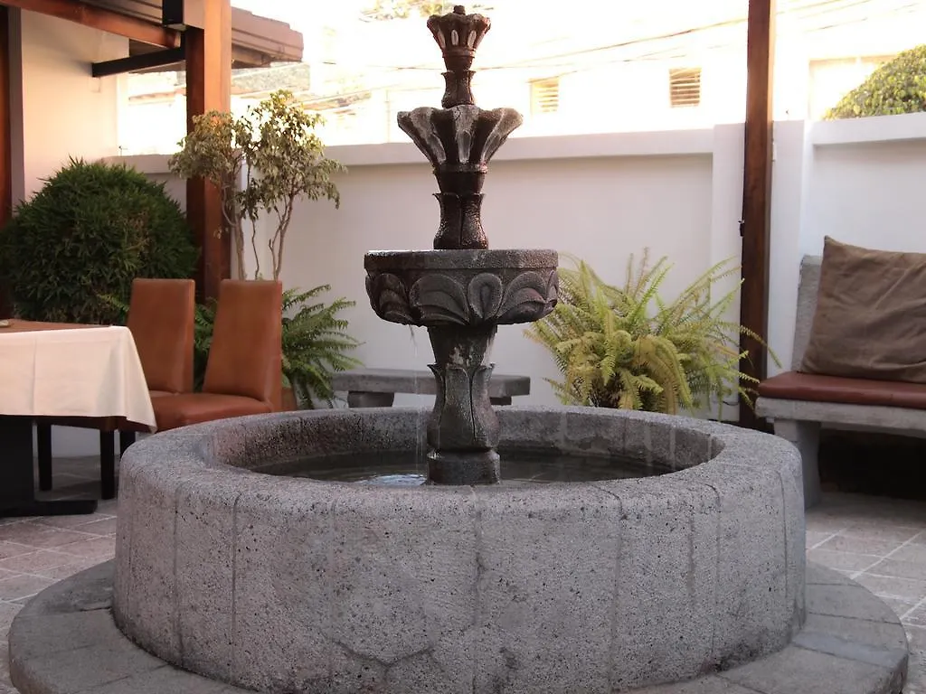 ***  Hotel Fuente De Piedra I Quito Ecuador