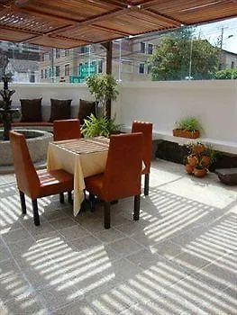 Hotel Fuente De Piedra I Quito