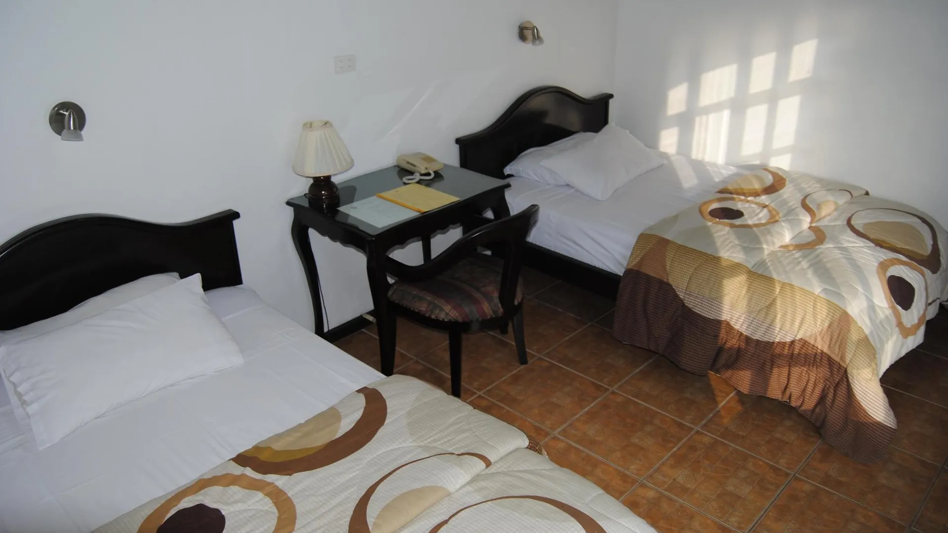 Hotel Fuente De Piedra I Quito 3*,  Ecuador