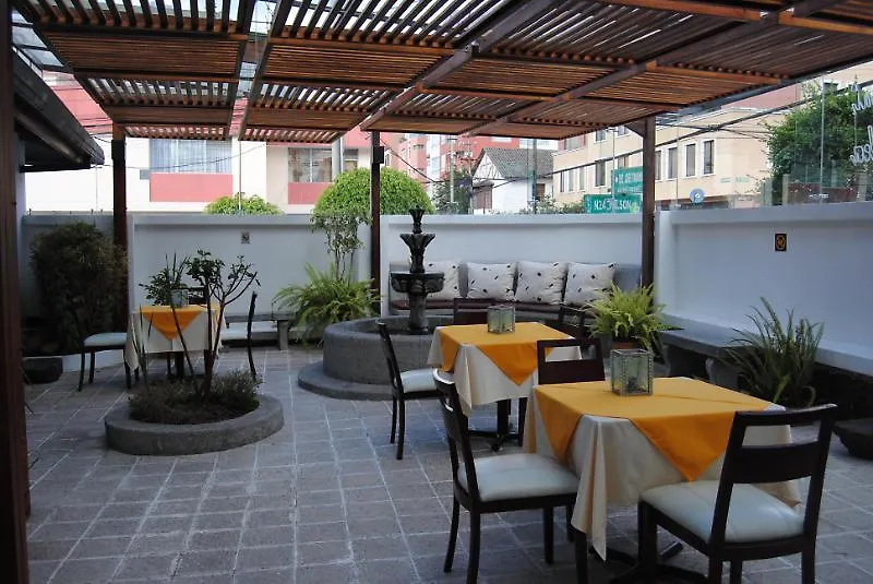 Hotel Fuente De Piedra I Quito 3*,