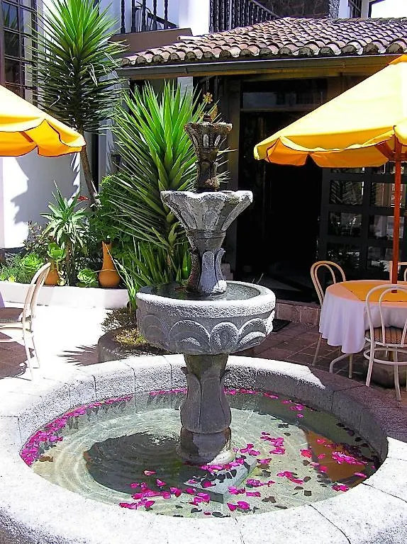Hotel Fuente De Piedra I Quito Ecuador